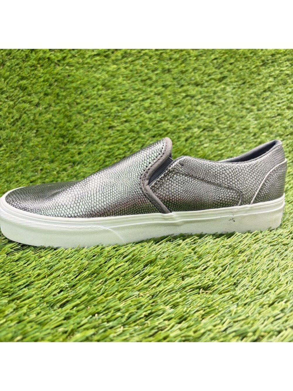 Vans Classic Slip-On Womens Size 8.5 Silver Athletic Walking Shoes Sneakers - Picture 2 of 10